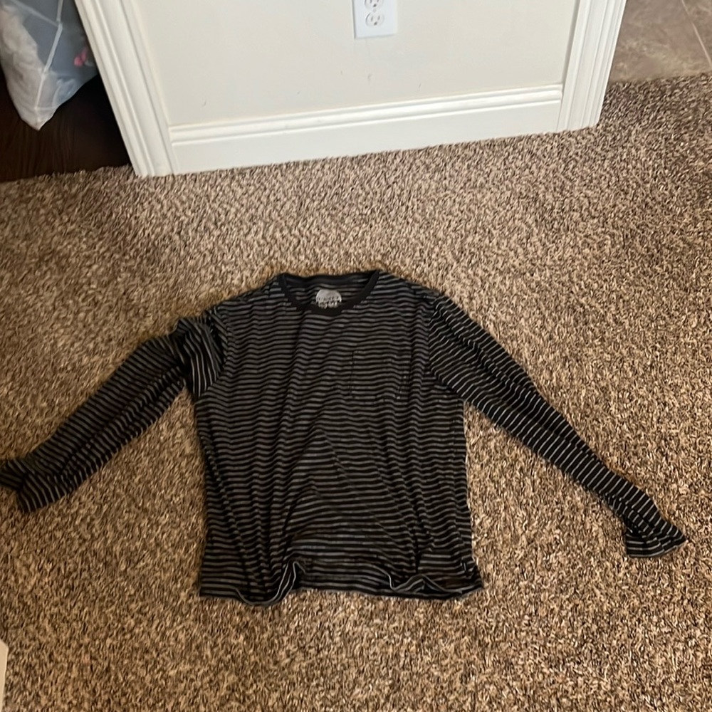 BLACK AND GRAY LUCKY BRAND STRIP LONG SLEEVE